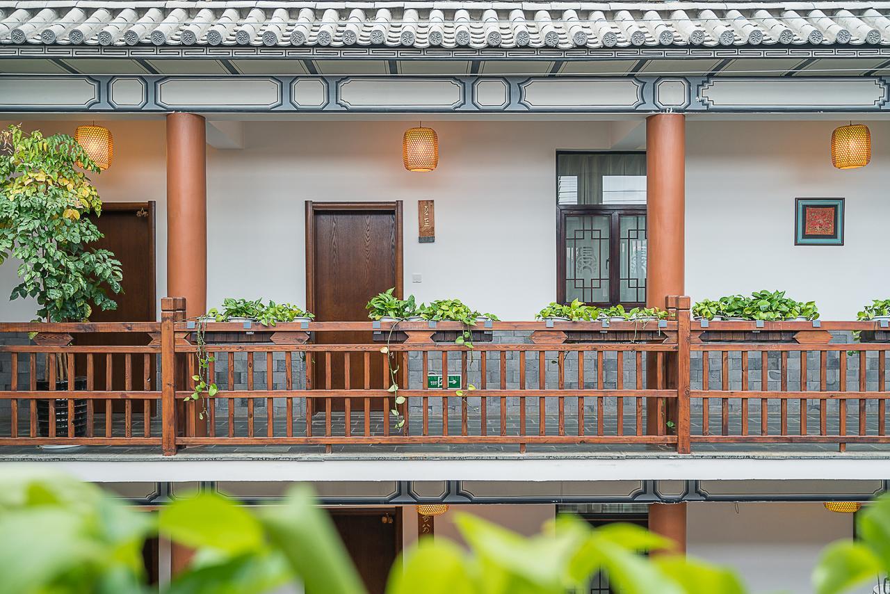 Dali Yanyuan Mountain Retreat Hotel 4*